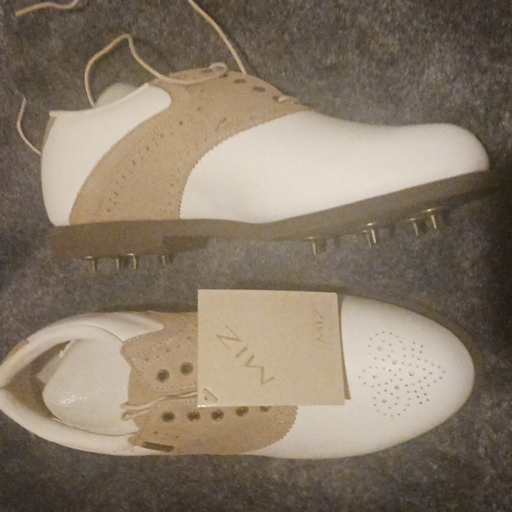 Mizumo Women's golf shoe's